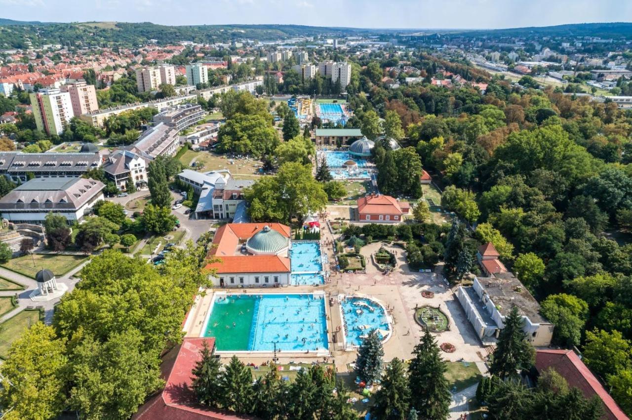אגר Belvarosi Apartman מראה חיצוני תמונה